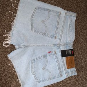 NWT Levi Wedgie Short